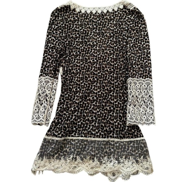 Elegant Lace Trim Leopard Print Blouse - Picture 2 of 6